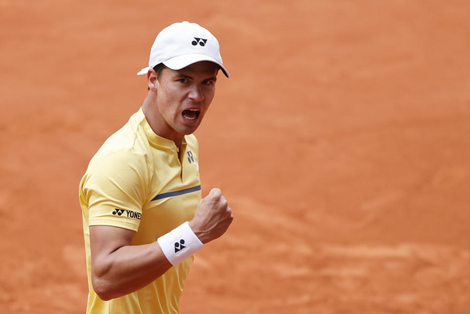 Tennis - French Open - Roland Garros, Paris, France - October 3, 2020 Germany's Daniel Altmaier celebrates during his third round match against Italy's Matteo Berrettini REUTERS/Christian Hartmann