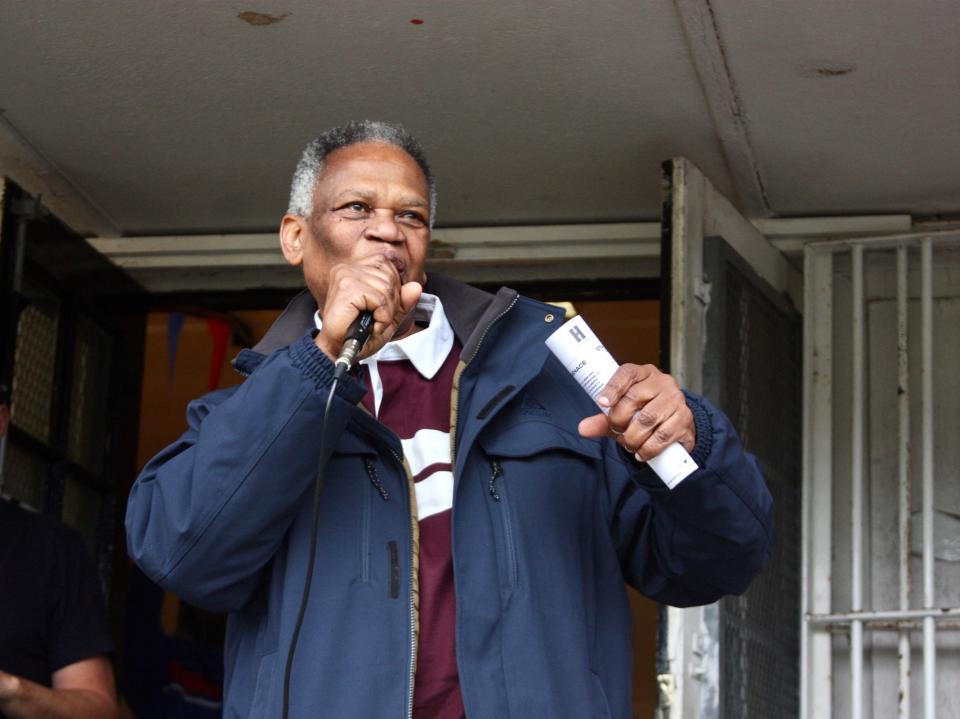 <p>Richard Taylor, the father of Damilola, speaks at Peckham Town</p>Avis Action Images