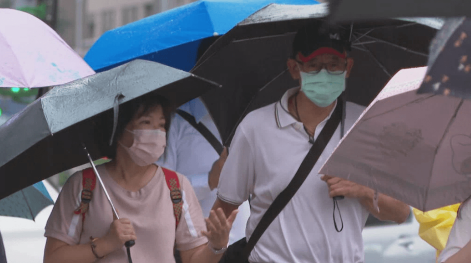 今天（13日）西南風持續影響，午後在大台北東側、東半部地區及各地山區有局部短暫雷陣雨。（資料照）