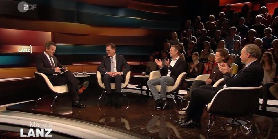 In der Runde bei Markus Lanz (v.l.): Entwicklungsminister Gerd Müller, Moderator Dirk Steffens, Autorin Ines Grillmeister und Journalist Ansgar Graw.