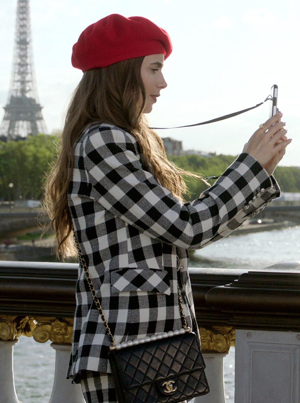 EMILY IN PARIS