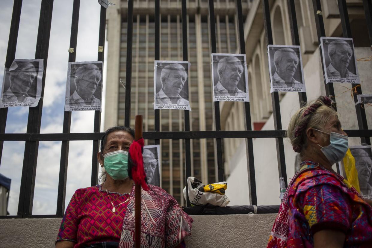 A protest during a September hearing for José Rubén Zamora.