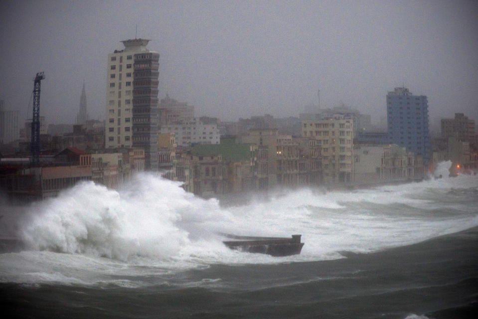 <p>Fuerte oleaje en el Malecon de La Habana, Cuba (AP Photo/Ramon Espinosa) </p>