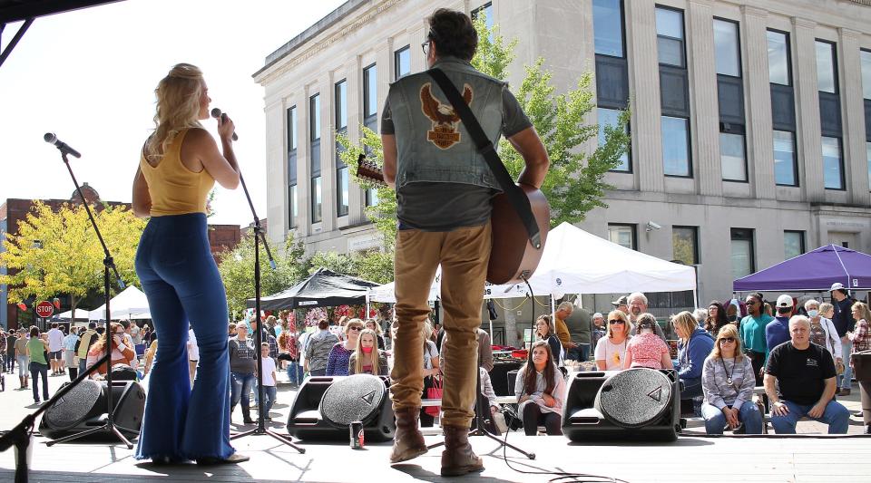 Musicians perform at the 2020 Main Street Festival in Gallatin. This year, the arts and crafts festival features more than 200 vendors and food trucks.