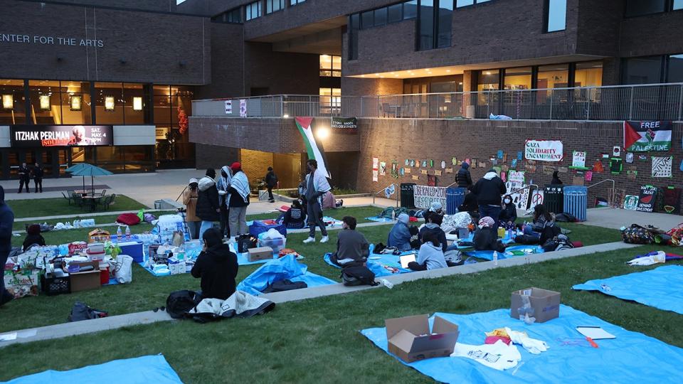 <div>A group of Stony Brook University students protesting the war in Gaza prepare to spend the night outside the Staller Center in an encampment on the Stony Brook campus on April 30, 2024 in Stony Brook, New York. (Photo by John Paraskevas/Newsday RM via Getty Images)</div>