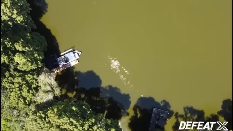 El momento quedó grabado por un drone