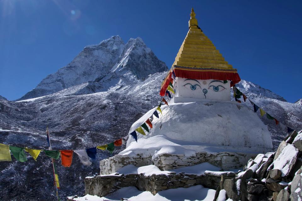 Ein Tempel in den Bergen. - Copyright: Viktor Schütz