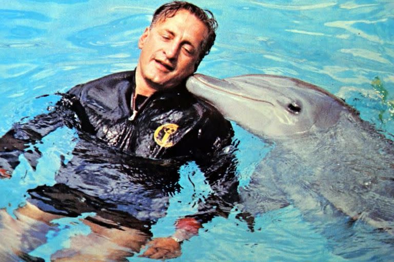 George C. Scott, protagonista del fallido film El día del delfín