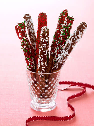 Chocolate-Dipped Pretzels