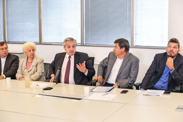 La primera reunión en noviembre de 2019, organizada por Alberto Fernández en Puerto Madero, contó con la presencia de figuras como Estela de Carlotto y Marcelo Tinelli