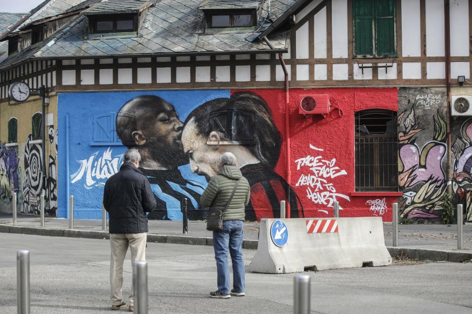 "Faccia a faccia, cuore a cuore": l'opera di street art su Lukaku e Ibrahimovic 