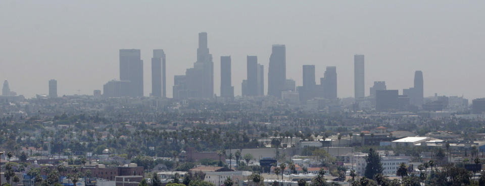 Smog clouds the Los Angeles skyline in this photo from 2006.&nbsp; (Photo: Fred Prouser / Reuters)