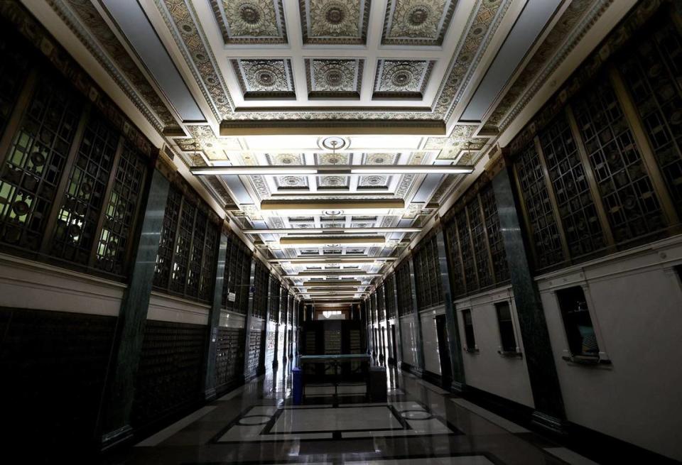 The downtown Fort Worth post office on West Lancaster Avenue opened in 1933, making it the oldest post office in Tarrant County. Much of the original furnishings of the building remain today, giving visitors a glimpse of the past.