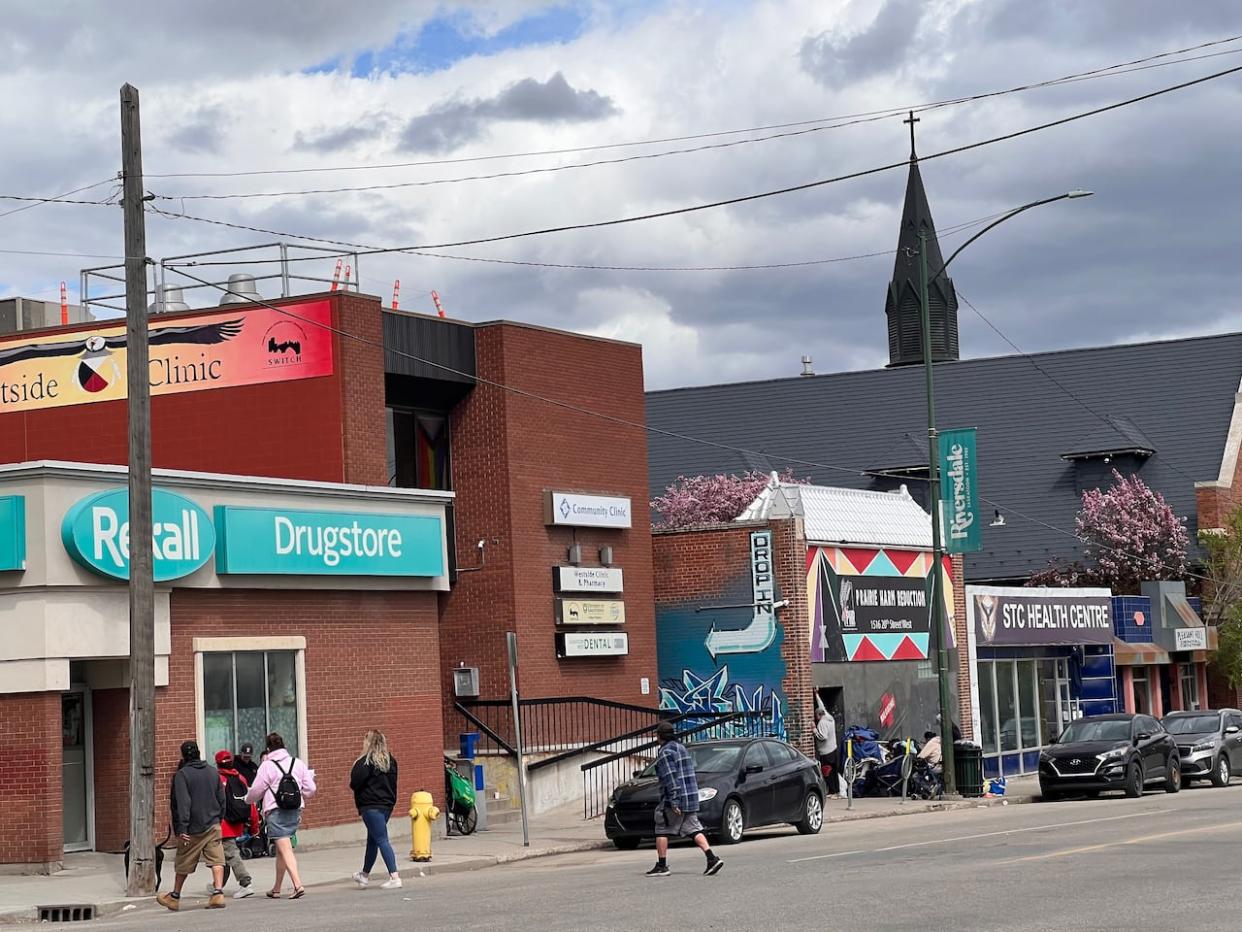 Canada Post has issued a notice to businesses, citing the need for a 'delivery safety assessment' in the 1500 block of 20th Street West in Saskatoon 'due to unsafe conditions.' The mail carrier is suspending its mail delivery to essentially four businesses: Rexall Drugstore, Saskatoon Community Clinic, STC Health Centre and Pleasant Hill Dental.  (Pratyush Dayal/CBC - image credit)