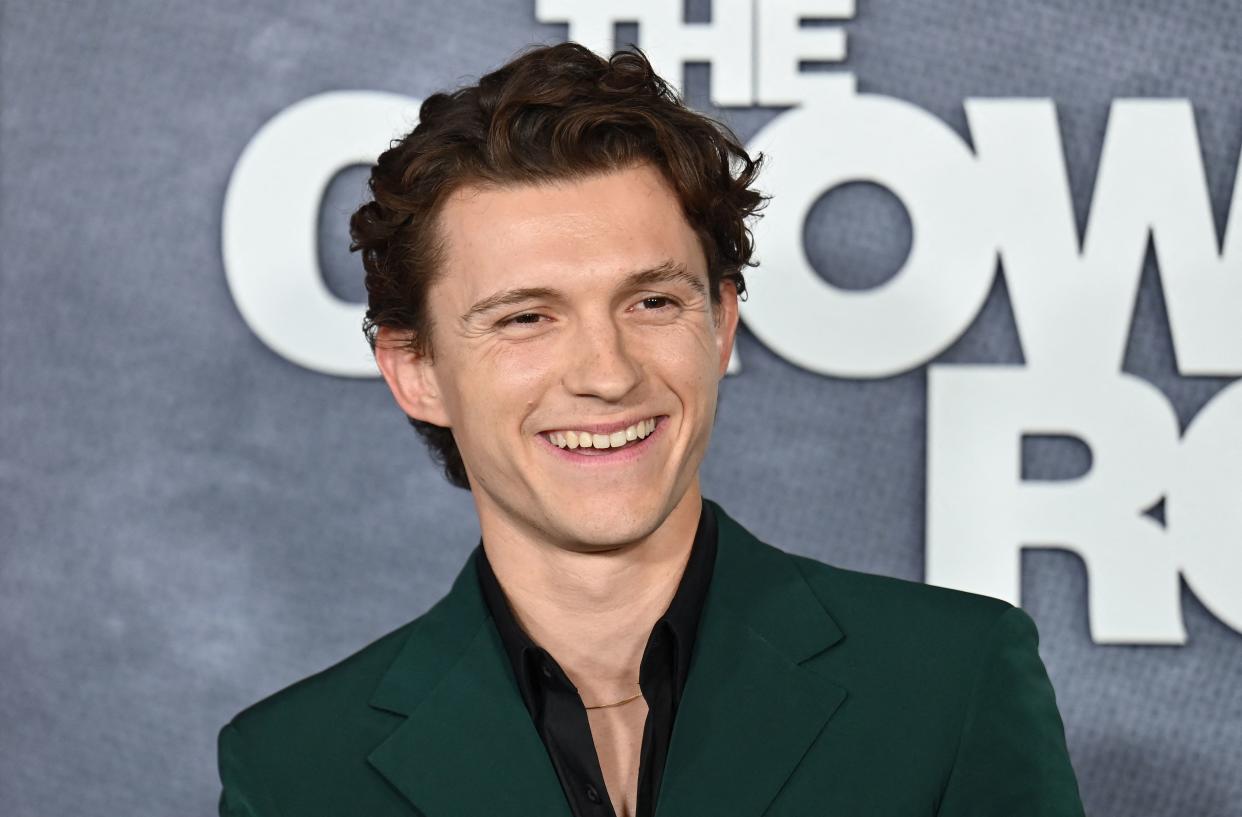 El actor inglés Tom Holland llega para el estreno de 