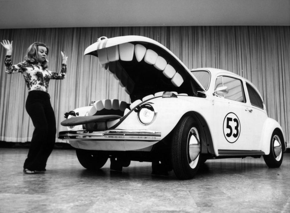 Ja, Herbie konnte auch Zähne zeigen ... Ansonsten war der VW Käfer in bislang sieben Filmen sicherlich eines der süßesten und knuddeligsten Filmfahrzeuge aller Zeiten.