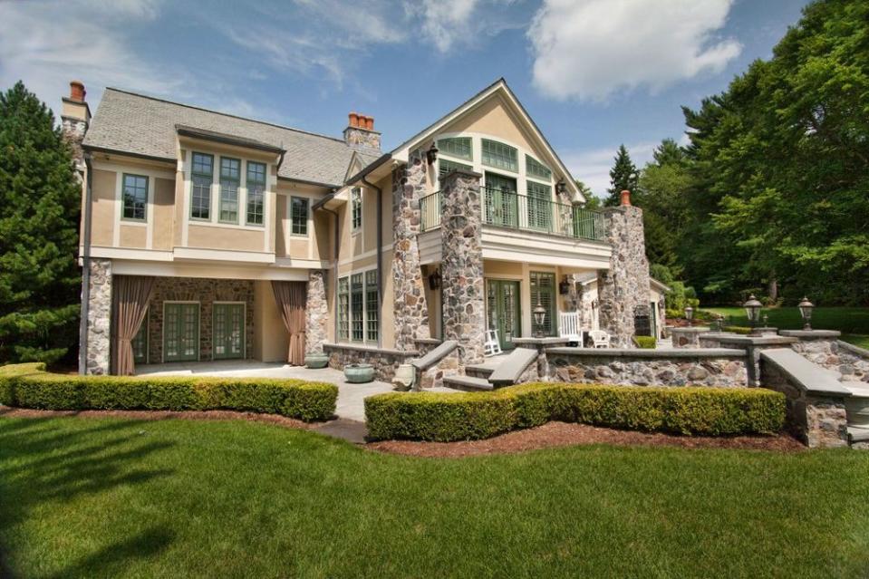 Rosie O'Donnell selling New Jersey mansion