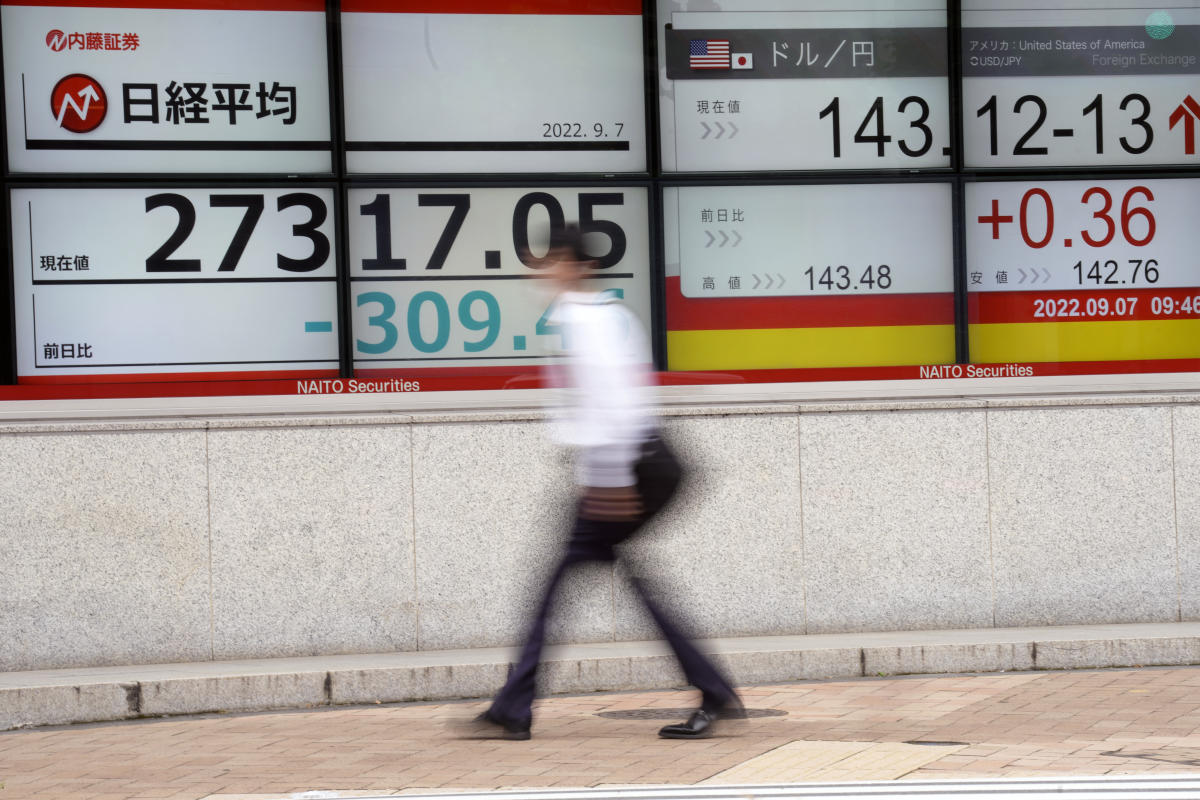 Le climat des affaires se refroidit alors que le yen bon marché et les coûts pèsent sur le Japon