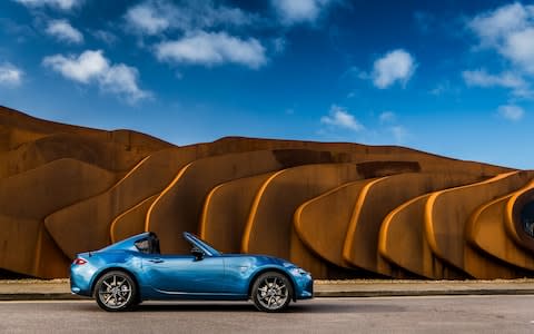 Mazda MX-5 RF roof 