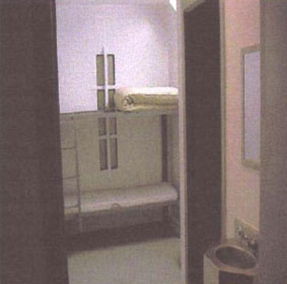 A bunk bed in a typical Metropolitan Detention Center administrative maximum (ADMAX) cell (US Department of Justice (US DOJ))