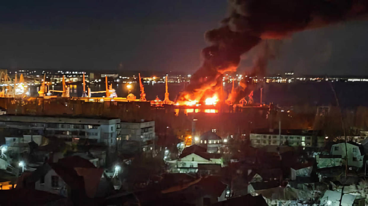 Fire in the port of Feodosia