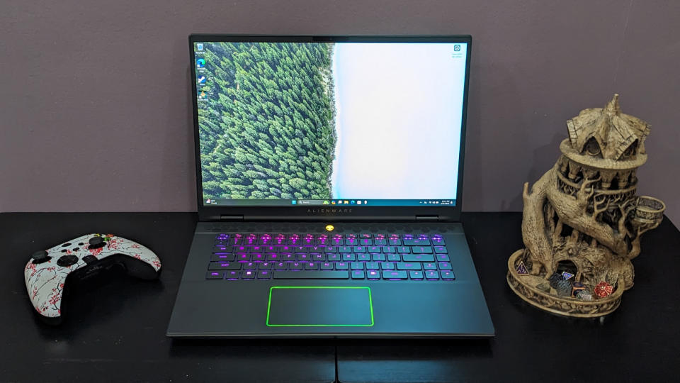 Alienware m16 R2