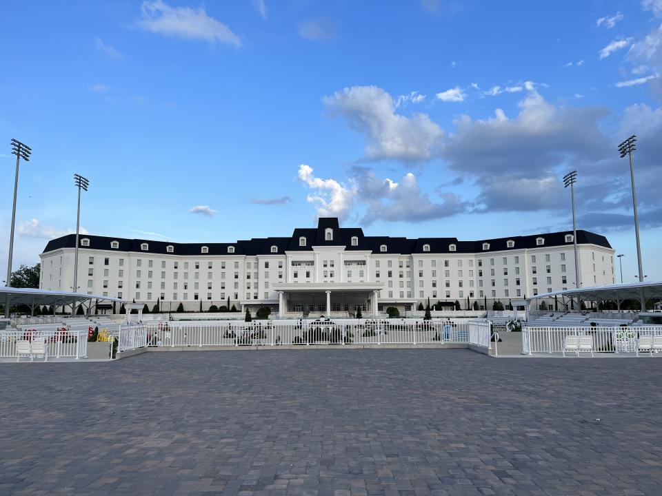 The Equestrian boasts 248 rooms, all decked out with elegant, horse-related decor. (Photo: Terri Peters)