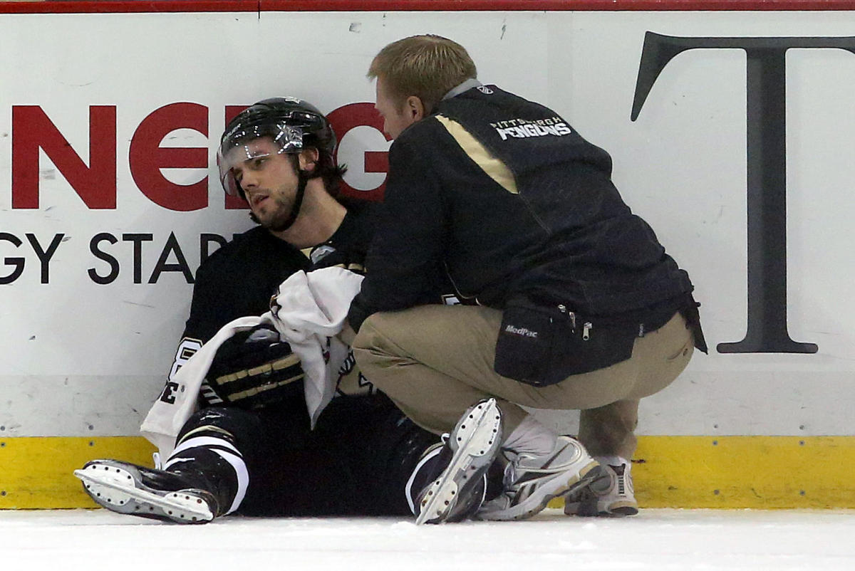 Penguins' Kris Letang Is Suspended for Game 4 Against Capitals; Flames Fire  Their Coach - The New York Times