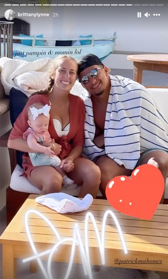 Patrick Mahomes cozies up to Brittany Matthews before Pro Bowl