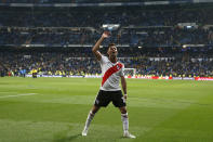 Gonzalo Martínez de River Plate festeja tras vencer a Boca Juniors en la final de la Copa Libertadores en Madrid, el domingo 9 de diciembre de 2018. (AP Foto/Andrea Comas)