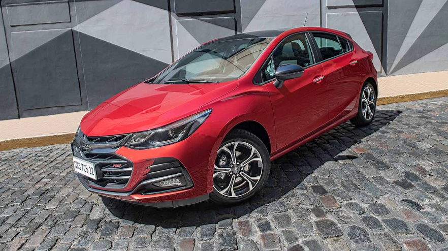 El Chevrolet Cruze tiene las tres versiones al mismo valor.