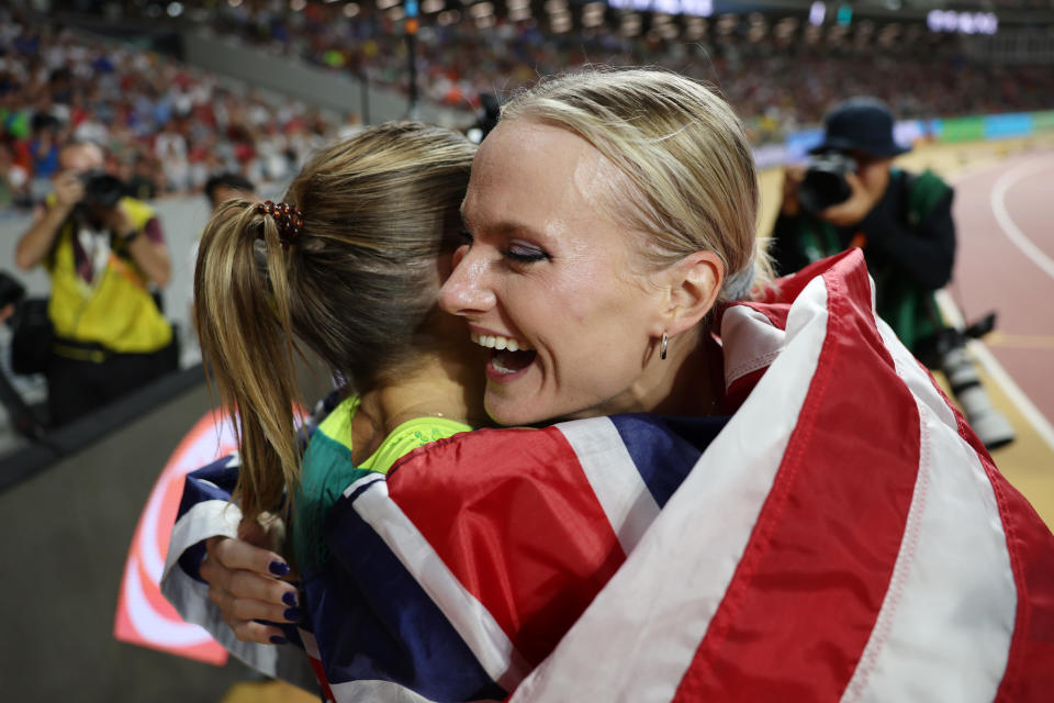 USA's Katie Moon hugs Australia's Nina Kennedy after agreeing to share the gold medal. / Credit: Steph Chambers / Getty Images