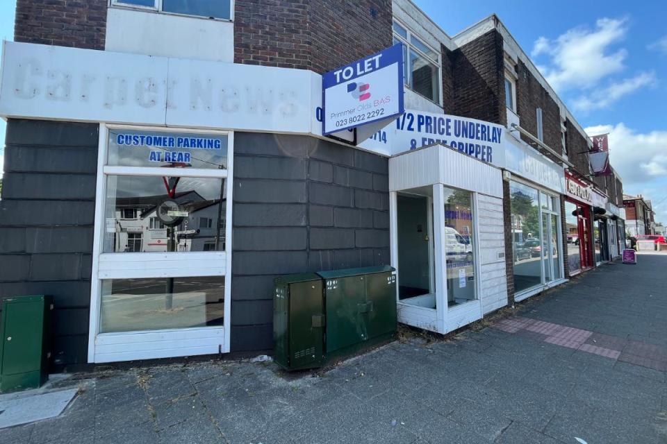 The former Carpet News shop in West End could become a Domino&#39;s if plans are approved. &lt;i&gt;(Image: Newsquest)&lt;/i&gt;