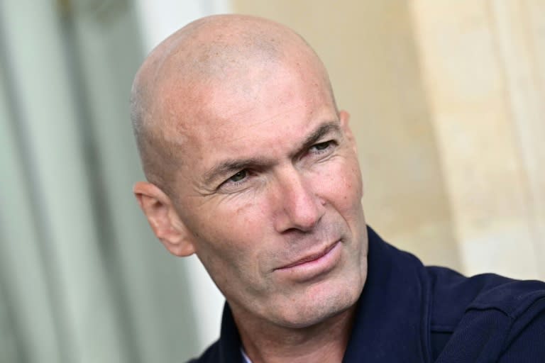El exfutbolista Zinédine Zidane, en una cena de gala en París el 27 de mayo de 2024 (Miguel Medina)