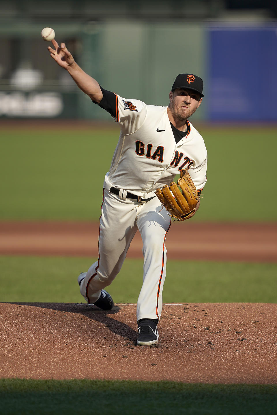 San Francisco Giants starting pitcher Kevin Gausman throws against the Arizona Diamondbacks during the first inning of a baseball game on Monday, Sept. 7, 2020, in San Francisco. (AP Photo/Tony Avelar)