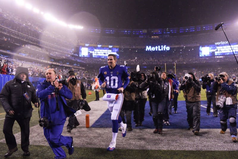 FILE PHOTO: NFL: Philadelphia Eagles at New York Giants