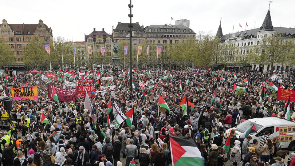 9日，親巴勒斯坦者在瑞典馬爾默中心廣場舉行示威遊行。（圖／美聯社）