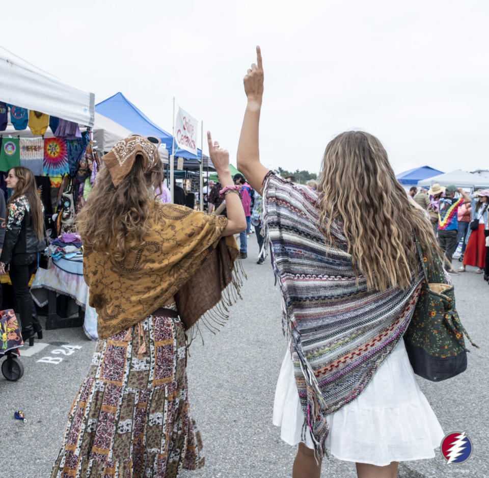 Dead & Co crowd