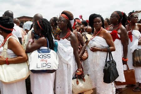 Women attend the coronation of Oba of Benin, Eheneden Erediauwa, outside the Oba's palace in Benin city, Nigeria October 20, 2016.REUTERS/Akintunde Akinleye