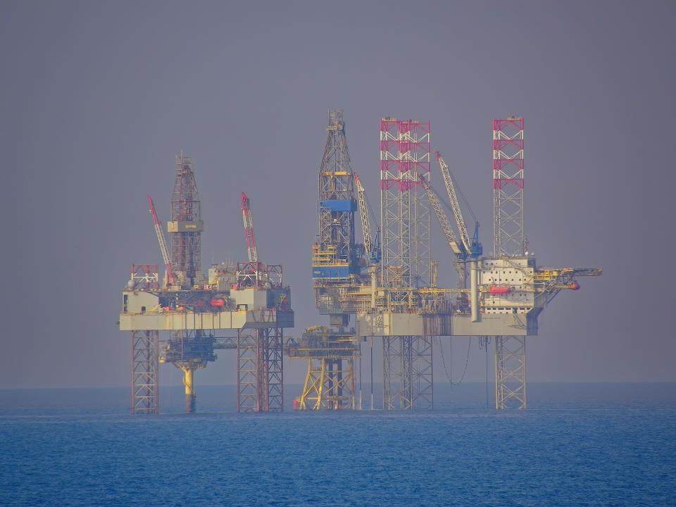 ENSCO 72 Valaris 72 and Noble Sam Turner Shelf Drilling Winner jack up drilling unit off the Yorkshire Coast October 2015 636016143 8750338 636015378