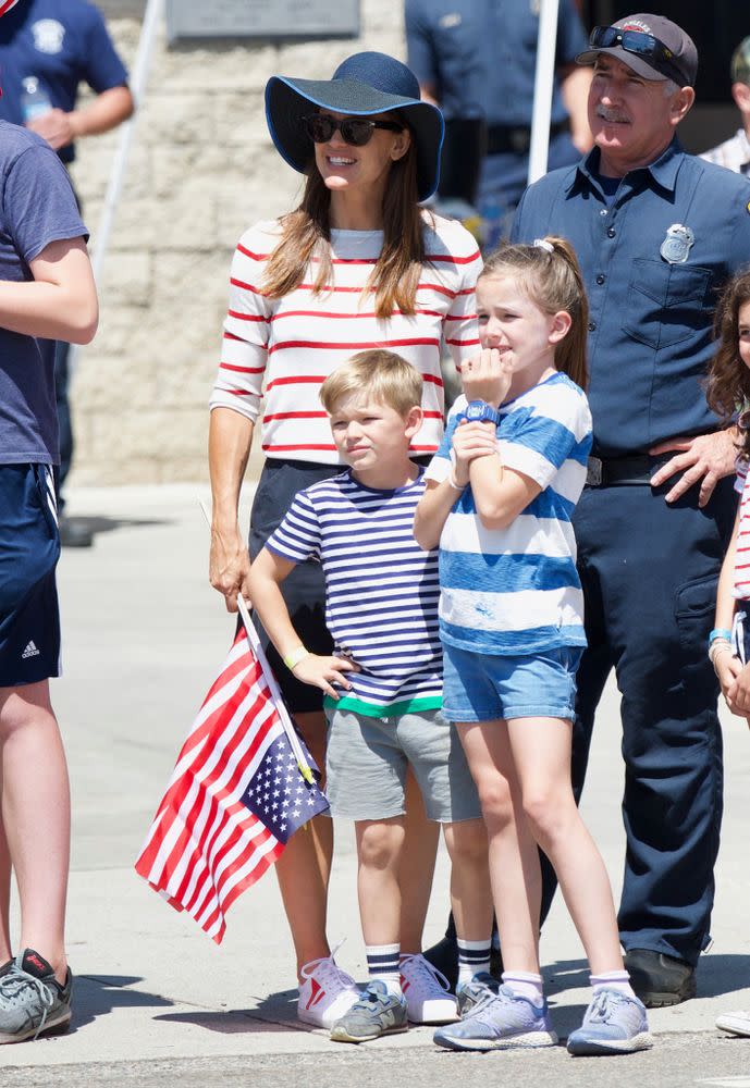 Jennifer Garner with her kids Samuel and Seraphina