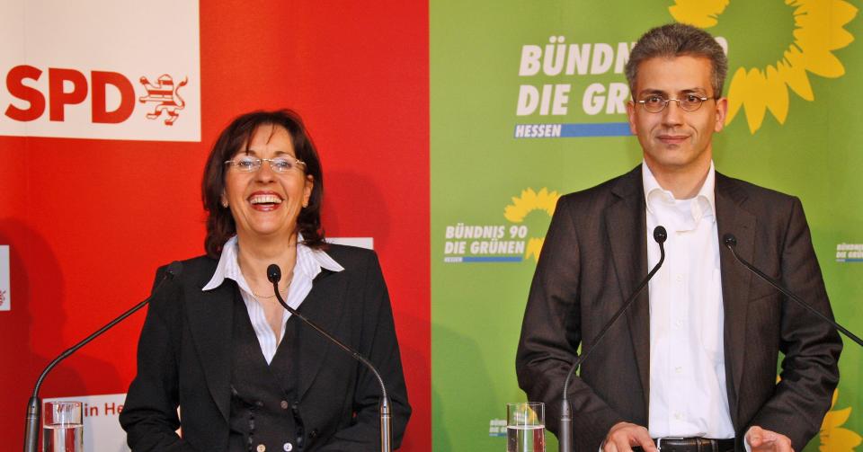 Die von Andrea Ypsilanti und Tarek Al-Wazir angestrebte rot-grüne Koalition scheiterte 2008. (Bild: AP Photo/Daniel Roland)