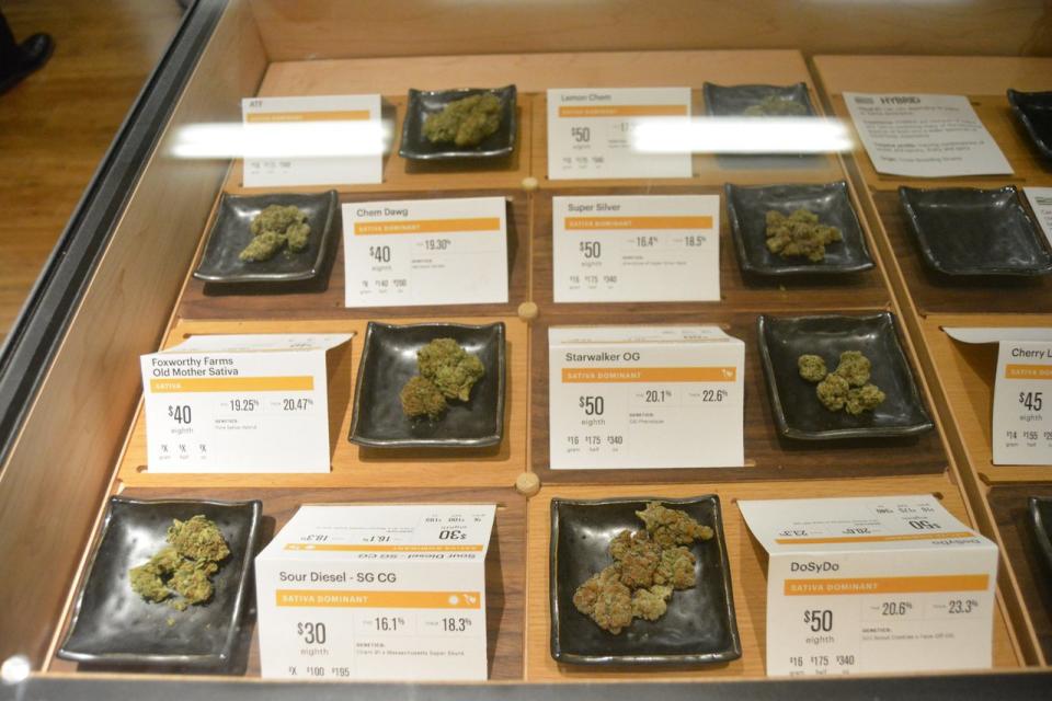 圖為屋崙大麻店銷售的產品。（記者劉先進／攝影）