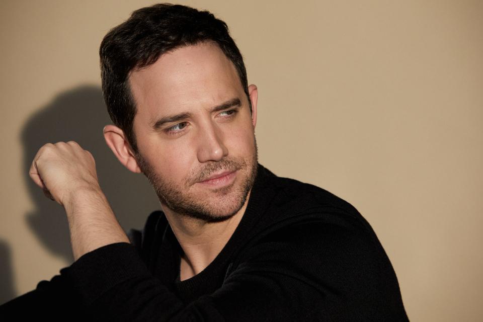Santino Fontana performs with the Des Moines Symphony in October.