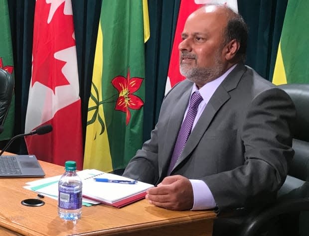 Dr. Saqib Shahab is Saskatchewan's chief medical health officer.  (Adam Hunter/CBC - image credit)