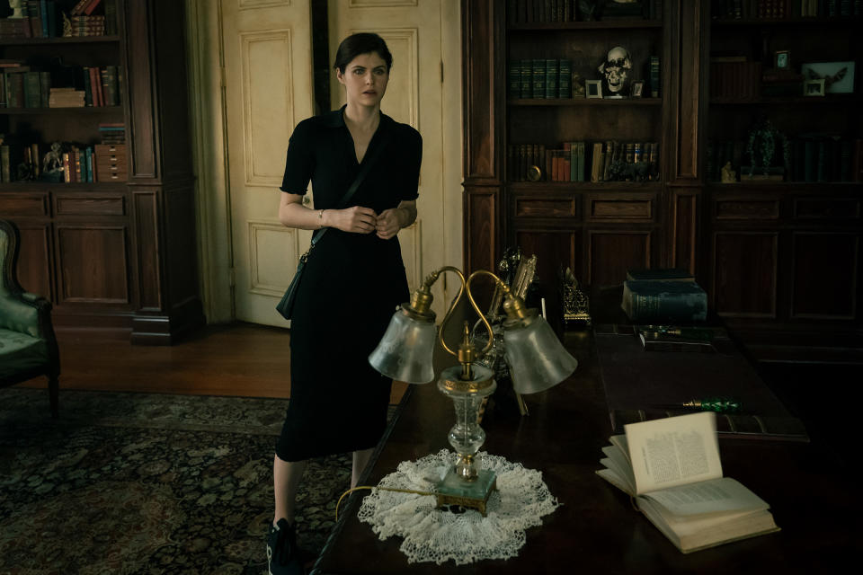 Alexandra Daddario as Dr. Rowan Fielding in AMC's <i>Mayfair Witches</i>.<span class="copyright">Courtesy AMC</span>