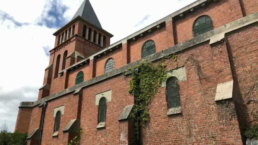 L'église Sainte-Germaine, à Calais, sera peut-être détruite si aucun promoteur n'accepte de prendre en charge les travaux de rénovation - BFM Grand Littoral