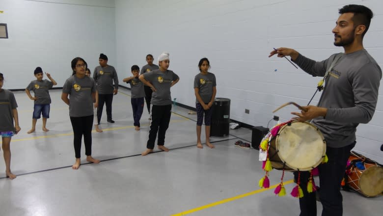 Winnipeg bhangra teacher 'mesmerized' by excitement of students learning about Punjabi culture through dance