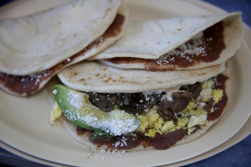 Las baleadas atraen a la comunidad hondureña por ser uno de los platos típicos más tradicionales.