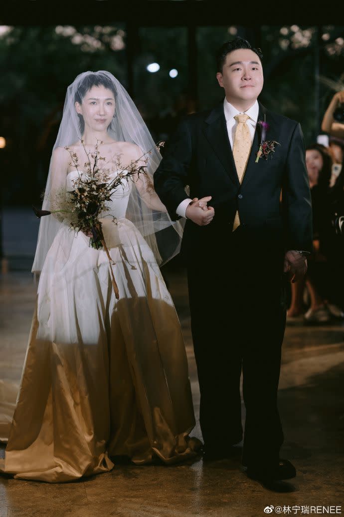 ▲郝劭文（右）與愛妻林寧瑞2022年5月結婚。（圖／翻攝自林寧瑞微博）